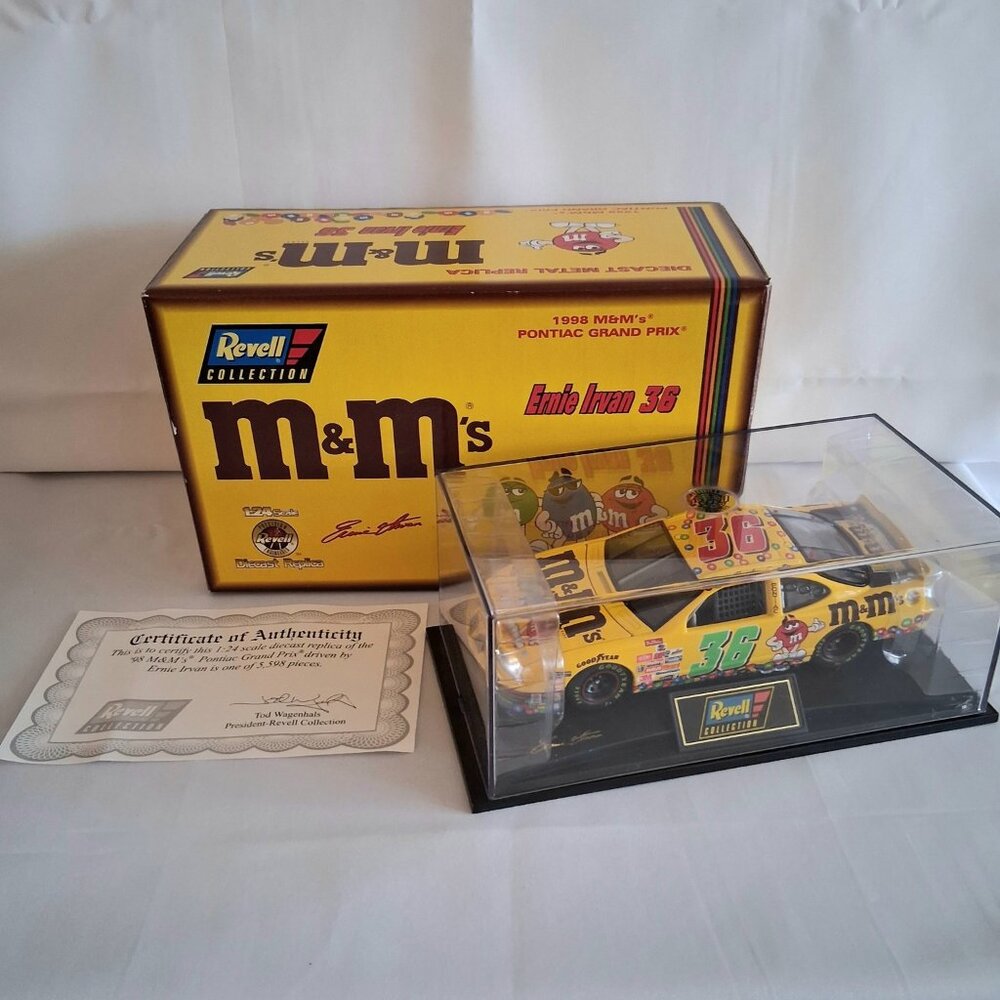 1998 Ernie Irvan #36 M&M's Pontiac Grand Prix 1:24 Scale Diecast Car